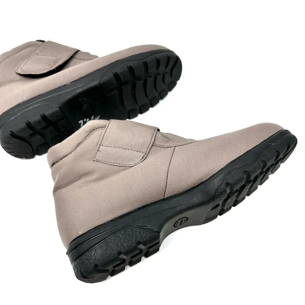 Toe Warmers Canada Womans Taupe Active Wool Lined Waterproof Ankle Boot size 8W‎